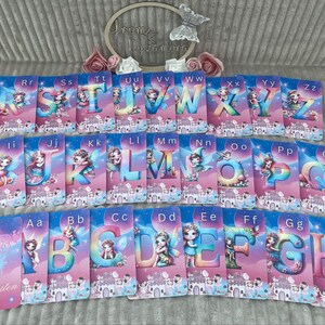 Tarjetas didácticas del alfabeto de elfos para niños: aprendizaje lúdico del alfabeto de arbustos con 26 simpáticos elfos, ¡ideal para niños pequeños y preescolares!