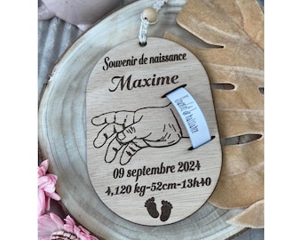 Carte de Naissance Porte Bracelet Personnalisée en Bois – Gravée avec Prénom, Détails de Naissance & Emplacement pour Bracelet - Cadeau Bébé