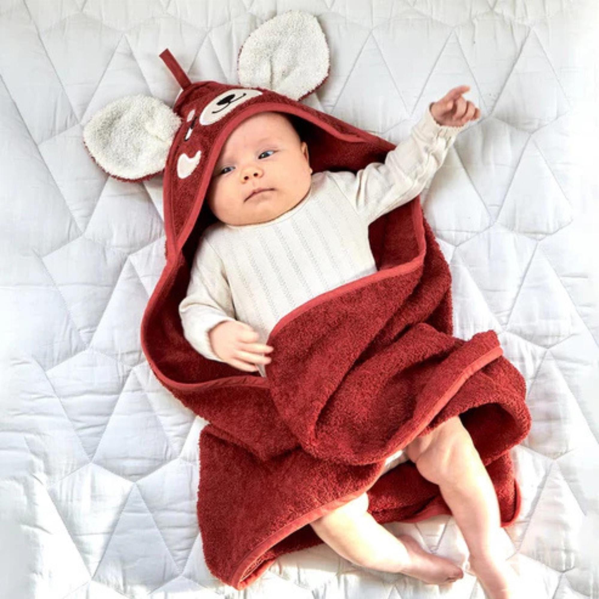 Personalizable organic hooded towel with cute animal motifs - Cuddly soft & sustainable - Lovingly embroidered with name gift birth