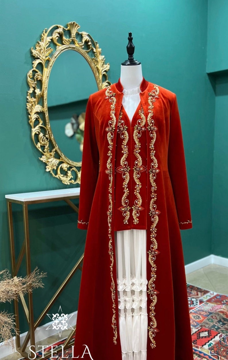 Nationalkleid kasachischer Stil Bild 1