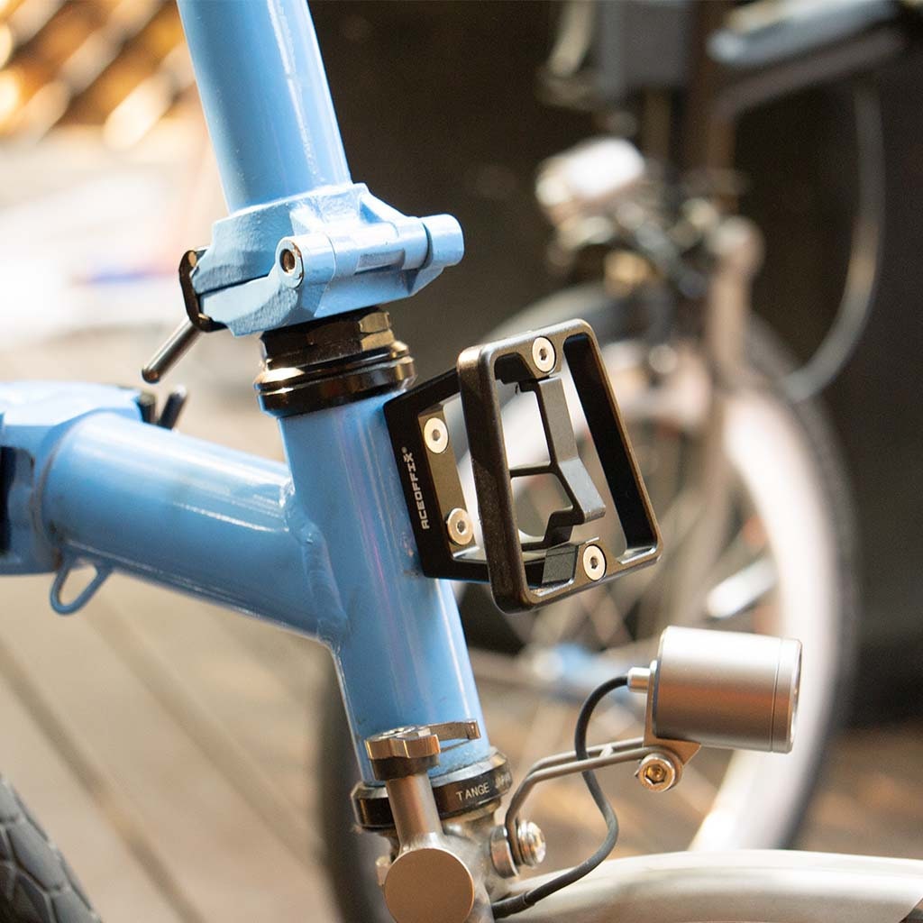 Fahrradhalterung für AirTag Fahrrad Halterung den Sattel, Unauffälliger  Fahrrad Diebstahlschutz inkl Sicherheitsschrauben, Universell Fahrradhalter