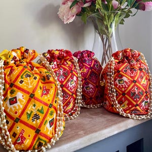 Patola Indian Shagan bruiloft potli huwelijkscadeau gunst Mithai handtassen