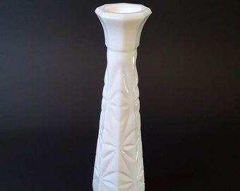 VINTAGE Florero de tallo de VIDRIO DE LECHE estriado de 9" - Base de 9" de alto x 2-1/2" - ¡¡Hermoso!!