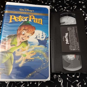 Walt Disney's Special Edition Peter Pan - 2002 VHS - Clam Shell Case