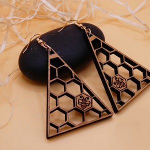 Bee Honeycomb Wooden Earrings, Nature-Inspired Lightweight Jewellery, Eco-Friendly Gift for Bee Lovers