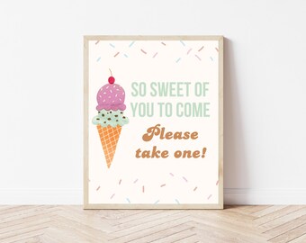 Op de afbeelding: Een printbaar bord met een cartoon-ijsje en de tekst "So sweet of you to come. Please take one!" omringd door kleurrijke sprinkels.