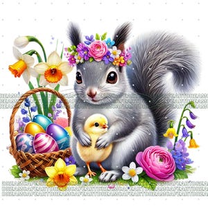 Könnte beinhalten: Ein graues Eichhörnchen mit einer Blumenkrone hält ein gelbes Küken in seinen Pfoten. Das Eichhörnchen ist umgeben von einem Korb mit bunten Ostereiern, Narzissen und anderen Frühlingsblumen.