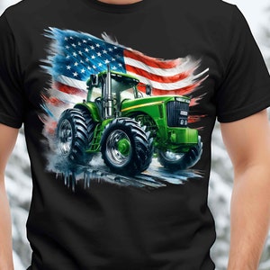 K&ouml;nnte beinhalten: Ein gr&uuml;ner Traktor mit einer amerikanischen Flagge im Hintergrund. Der Traktor f&auml;hrt auf einer unbefestigten Stra&szlig;e. Die Flagge weht im Wind.