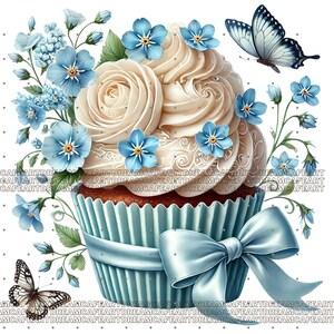 Puede incluir: Un cupcake azul y blanco con glaseado blanco y un lazo azul. El cupcake est&aacute; decorado con rosas blancas y flores azules de nomeolvides. Una mariposa azul vuela sobre el cupcake.