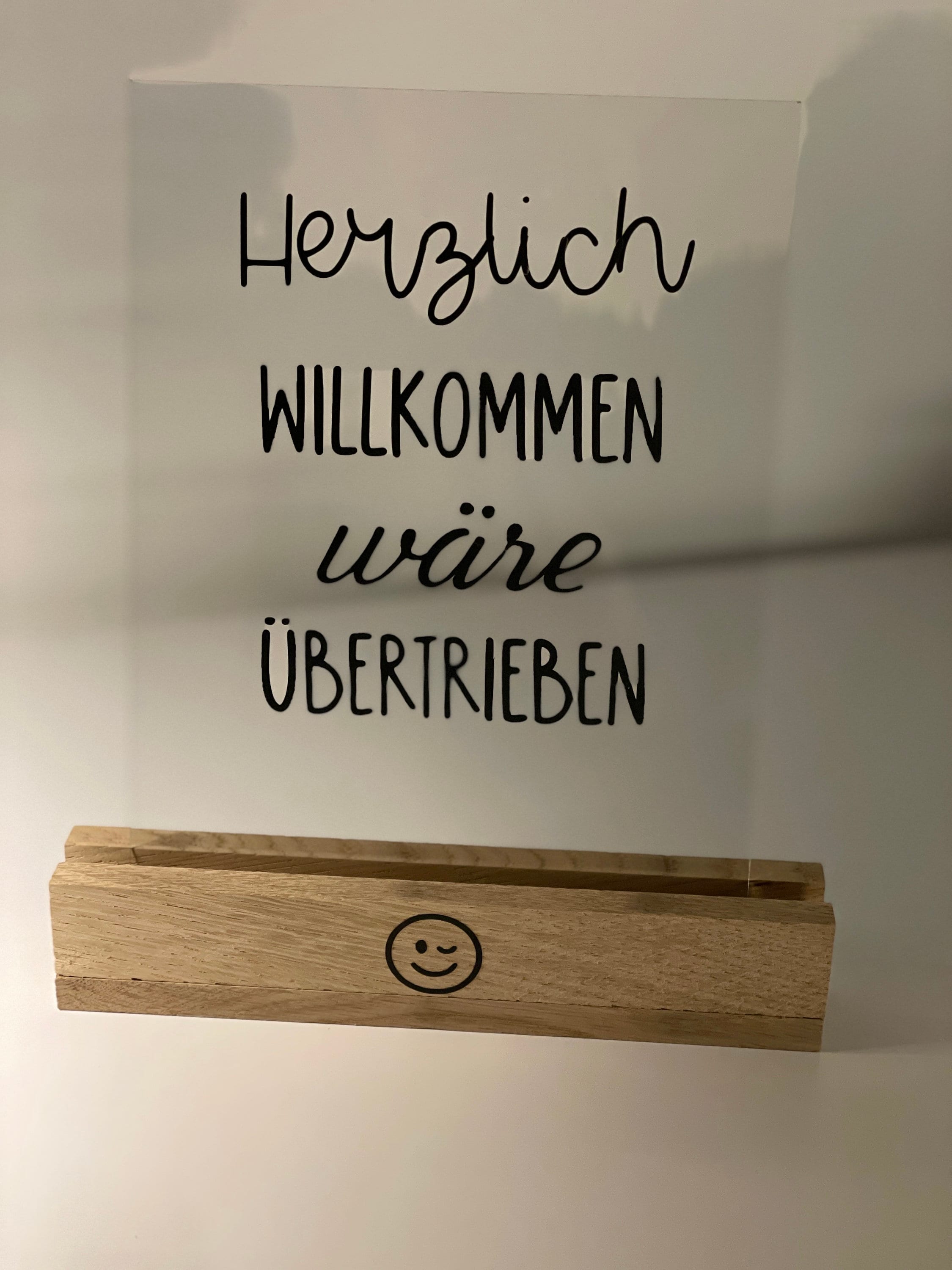 Lustiger Spruch auf Acryl für das Gästebad bitte während der ganzen
