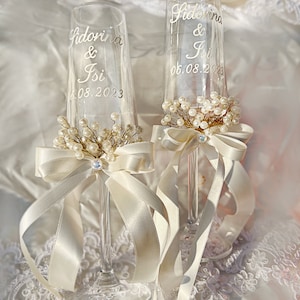 Bride and Groom Personalized Wine Glasses Set, Mr and Mrs Wedding Gift For Happy Couple, Heart Design Custom Wedding Decoration Glasses