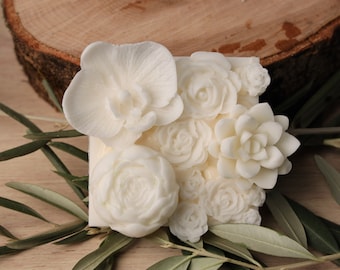 Handmade coconut milk soap made with love, a fantastic idea for those who love soaps. We give them in the form of sets