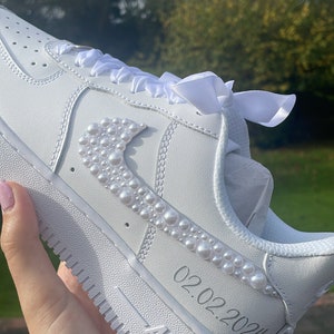 Tênis de noiva sob medida - Airforce 1 - Feito sob medida para uma linda NOIVA no seu dia ESPECIAL de casamento!