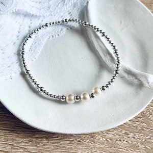 Bridal bracelet, simple pearl bridal bracelet, wedding bracelet, pearl jewellery, sterling silver bracelet, bridal accessories