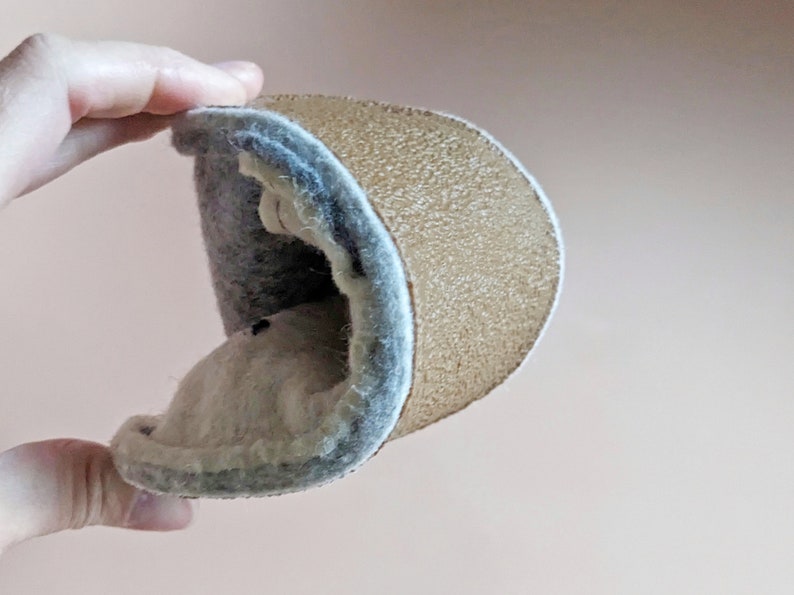 Warm indoor kids slippers. Handmade from 100% wool. All sizes. image 4