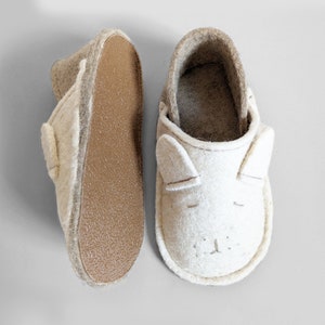 Warm indoor kids slippers. Handmade from 100% wool. All sizes.