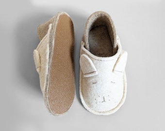 Warm indoor kids slippers. Handmade from 100% wool. All sizes.