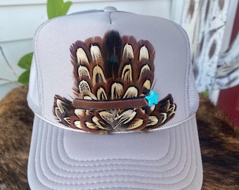 Feather Otto Trucker, Cowboy Hat in light Grey.