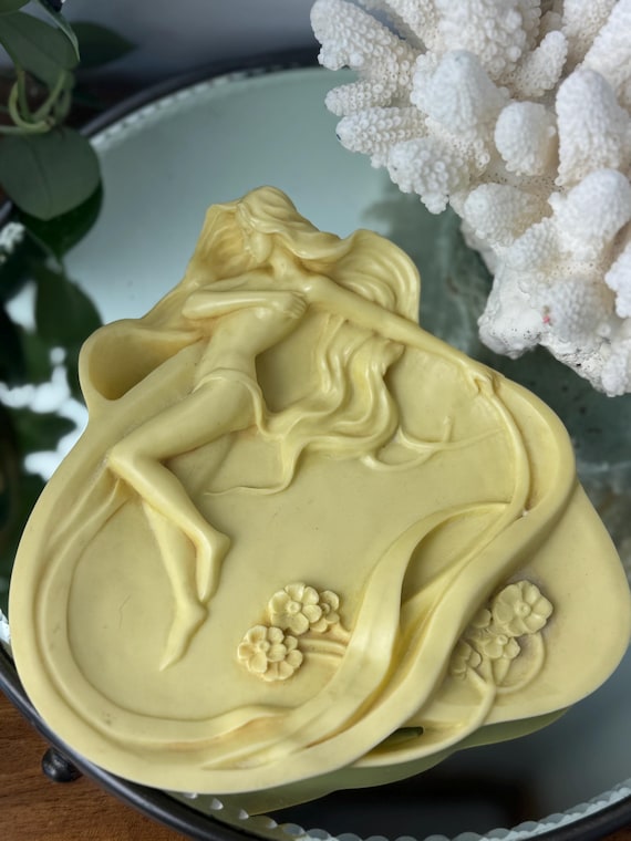 Art Nouveau Resin Jewelry Plate