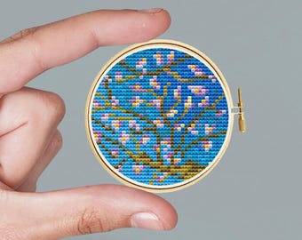 咲き誇るアーモンドの枝 ゴッホのミニチュアクロスステッチアート 初心者向けゴッホ刺繍 モダンなクロスステッチパターン