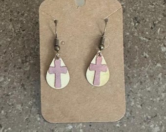 Pendientes colgantes de cruz y lágrima de metal mixto de cobre y latón