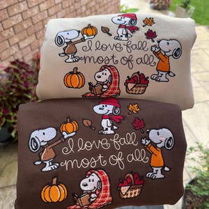 Moletom bordado com cachorrinho fofo, moletom gola redonda com estampa de cachorro para o outono, camiseta com bordado de abóbora, moletom aconchegante para o outono, presente de Halloween