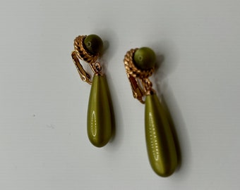 Sarah Coventry 60’s Golden Avocado Dangle Drop Earrings