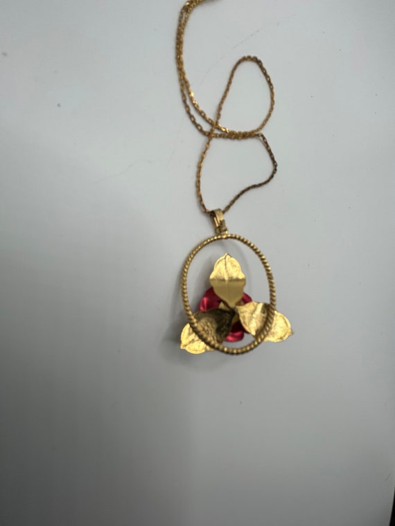 Vintage Red Rose Pendent Gold Tone Necklace - image 4