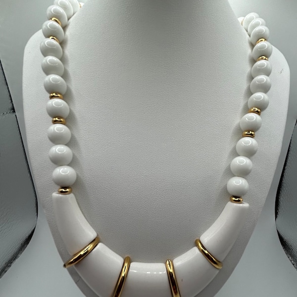 Vintage Napier White Lucite Bib Necklace