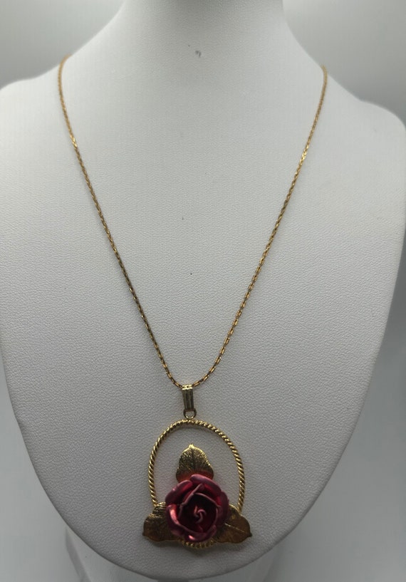 Vintage Red Rose Pendent Gold Tone Necklace - image 1