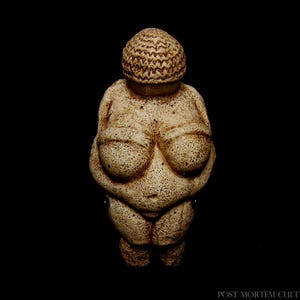 Réplique de Vénus de Willendorf - Sculpture en résine faite à la main - Figurine d'art paléolithique - Qualité musée