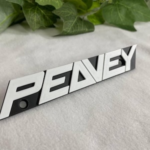 Peavey amplifier badge