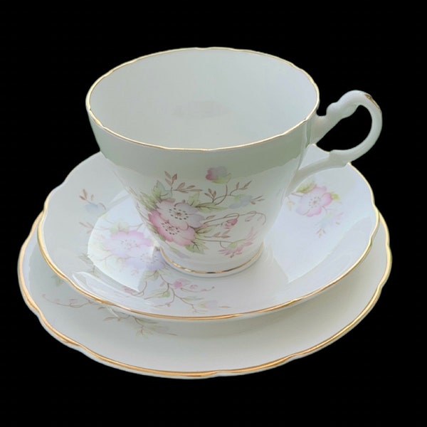 Vintage Montfort Staffordshire Bone China Tea Set. Biltons England. Set consist of 1x Tea Plate, 1x Cup, 1x Saucer. Delicate Romantic Motifs