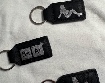 Kunstleder Schlüsselanhänger mit Gravur: Gay Bear Pride LGBTQ Schlüsselanhänger