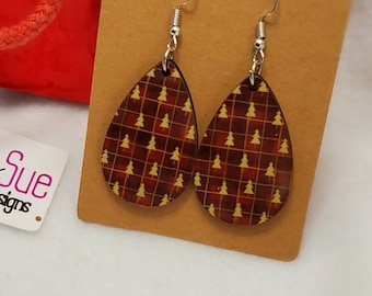 Gold Christmas Tree Pattern on Red and Gold Plaid Background Teardrop Dangle Earrings