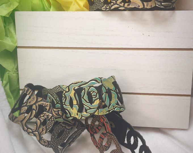 Women's Rose Pattern Faux Leather Snap Bracelet