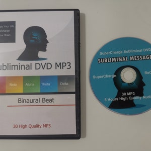 Puede incluir: Una caja de DVD y CD con un diseño azul y blanco. La caja presenta una silueta de una cabeza con el texto "SuperCharge Subliminal DVD" y "SUBLIMINAL MESSAGES". El texto "SuperCharge" y "ReCharge" también está visible en la caja. La caja de DVD tiene el texto "Subliminal DVD MP3" y "Binaural Beat".