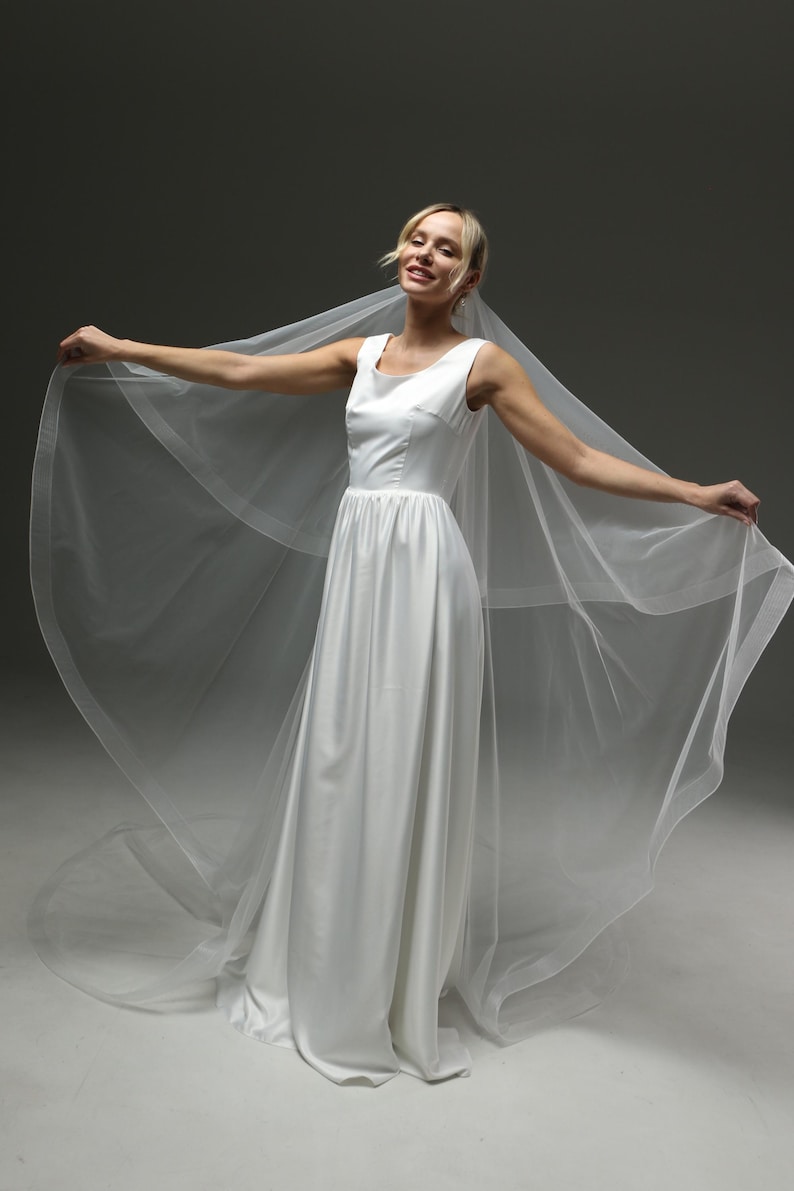 wide edge veil flowing soft tulle