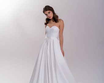Ball gown wedding dress  | A-line silhouettel wedding dress | Dress with train | Satin wedding dress | Long wedding gown