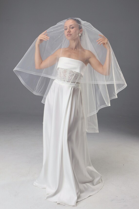 Two-tier Fingertip Bridal Veil | Horsehair Trim, Pearl  display picture 1