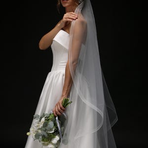 horsehair trim veil structured edge close up