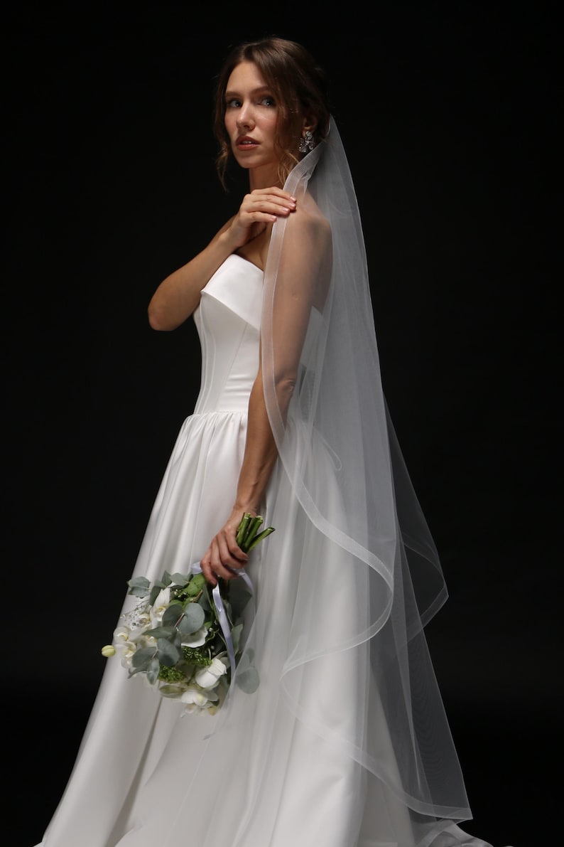 horsehair trim veil structured edge close up