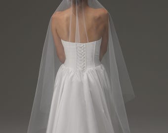 Fingertip Wedding Veil 43 Inch, Single Tier Cascade Veil Raw Edge, Short Bridal Veil Soft Tulle Elegant Simple Veil
