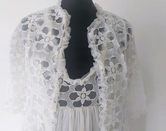 1960s  White Patterned Double layered Nylon Peignoir Set - Robe, Gown XS, S