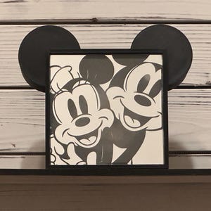 Disney LED Light Box – Custom Mickey & Friends Night Light – 90s Nostalgic Fan Gift – Kids Room Decor – Personalized Disney Lamp
