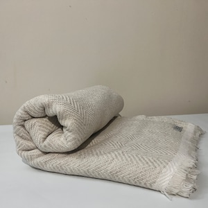 Off White Chevron Pattern Handmade Cashmere Blankets for Adults/Baby