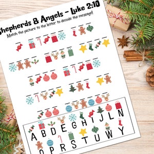 Puede incluir: Una hoja de actividades con temática navideña con el texto "Shepherds & Angels - Luke 2:10". La hoja presenta un juego de emparejamiento de imágenes con imágenes navideñas como adornos, hombres de jengibre y copos de nieve. El juego está diseñado para decodificar un mensaje.