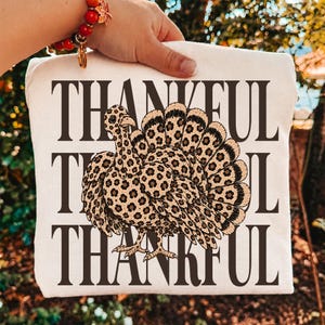Retro-neutrales, dankbares Truthahn-Leoparden-PNG, kokettes florales Herbst-PNG, Retro-Herbst-Kürbis-Gingham-PNG, rustikales Thanksgiving-PNG, Leopard, Schleife