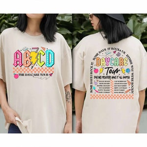 Retro-Kindertagesstätten-Shirt Png, Kindertagesstätten-Tour-Png, Kindertagesstätten-Personal-Crew, Kinderbetreuungsanbieter-Png, süßes Kindertagesstätten-Mitarbeiter-Geschenk, lustiges Kleinkind-Lehrer-Design
