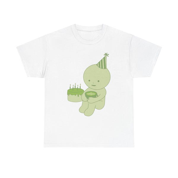 Camiseta con gorro de cumpleaños de Smiski, camiseta unisex con gráficos bonitos para celebraciones, camiseta kawaii, divertida camiseta de regalo de cumpleaños, camiseta para amantes del matcha
